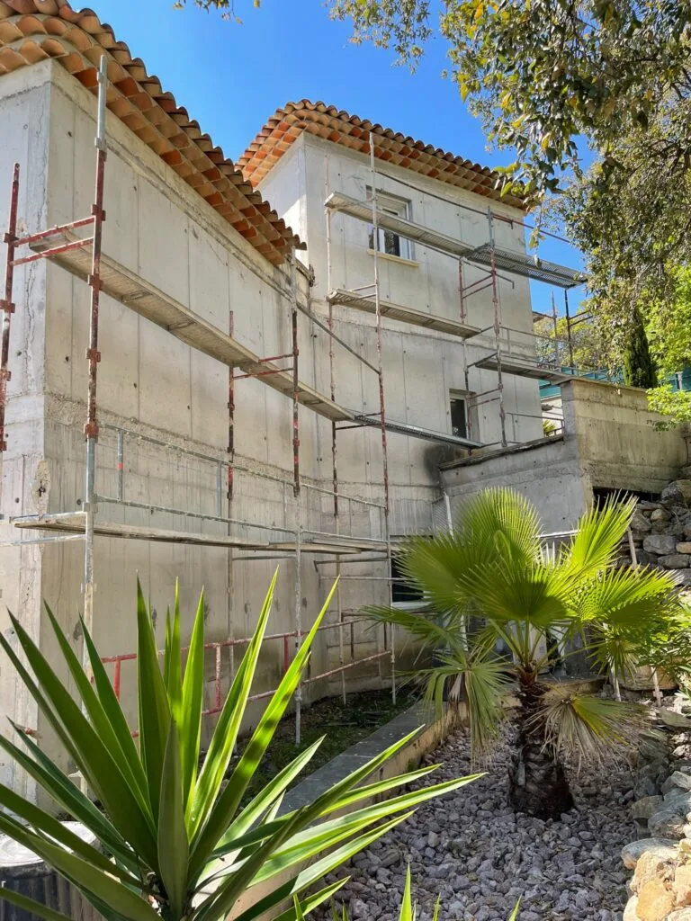 Un ravalement de facade adapte a Lugrin